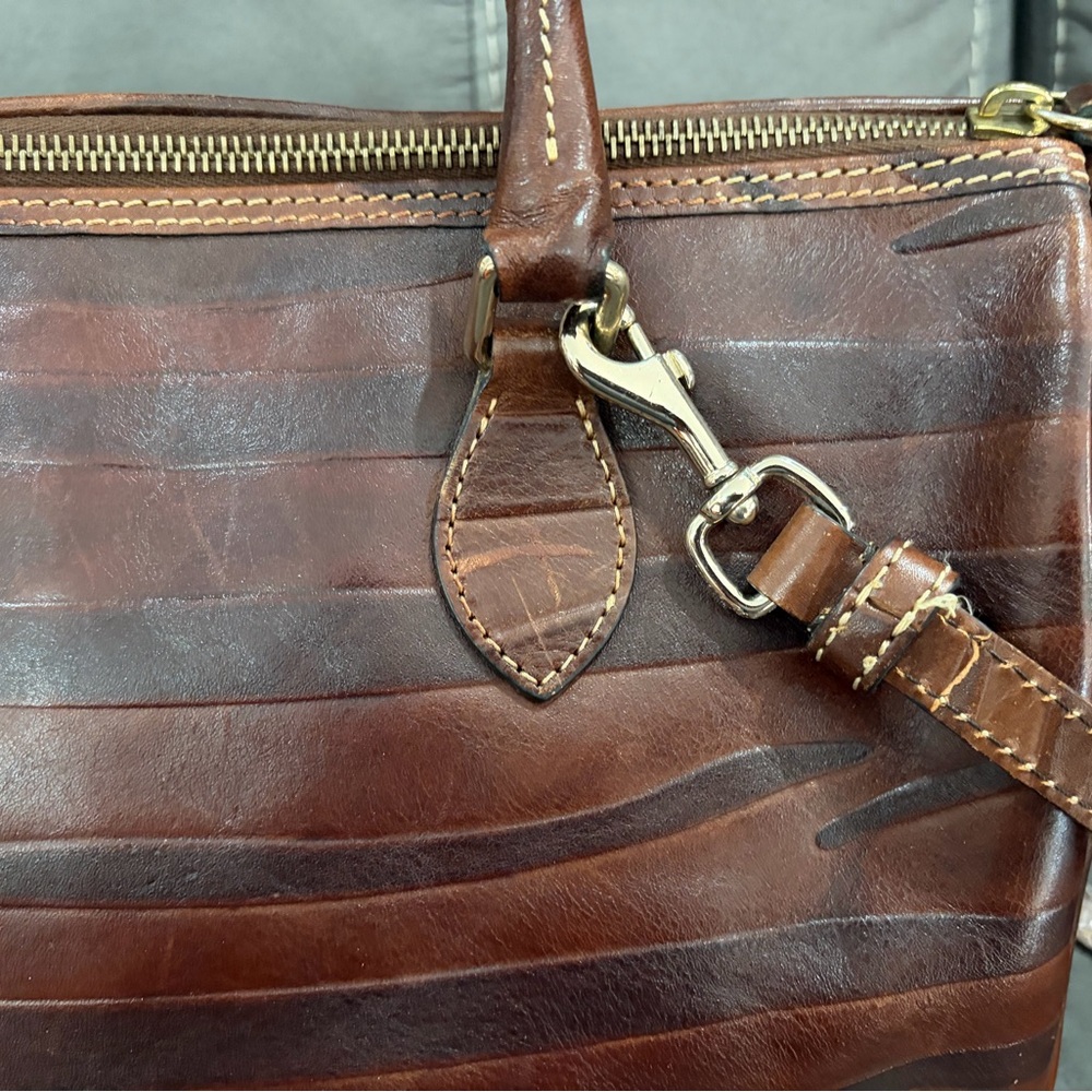 SOLD Dooney & Bourke Tiger Brown Leather Duffel Bag - Picture 4 of 16